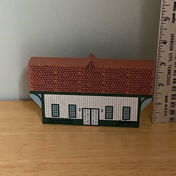 Bright River Train Station vintage Cat's Meow Anne of Green Gables figurine - Picture 2 of 2